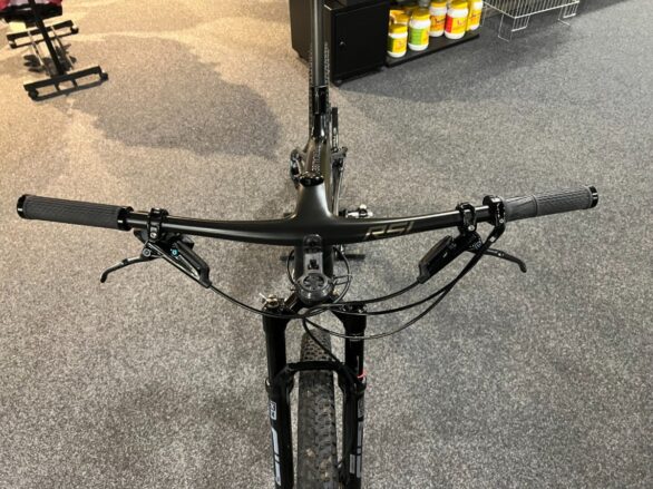 Trek Supercaliber 9.9 XX1 AXS DEMO Matte Raw Carbon/Gloss Trek Bl 2024