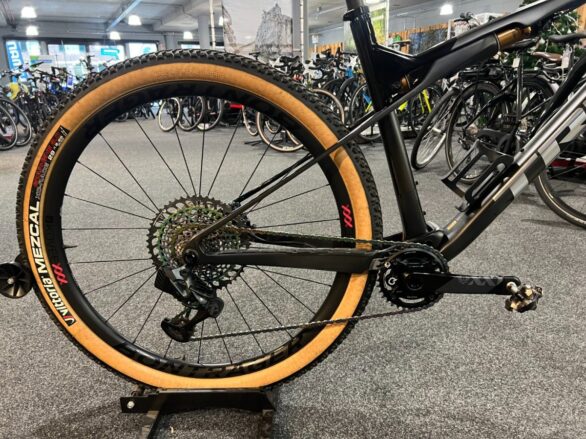 Trek Supercaliber 9.9 XX1 AXS DEMO Matte Raw Carbon/Gloss Trek Bl 2024